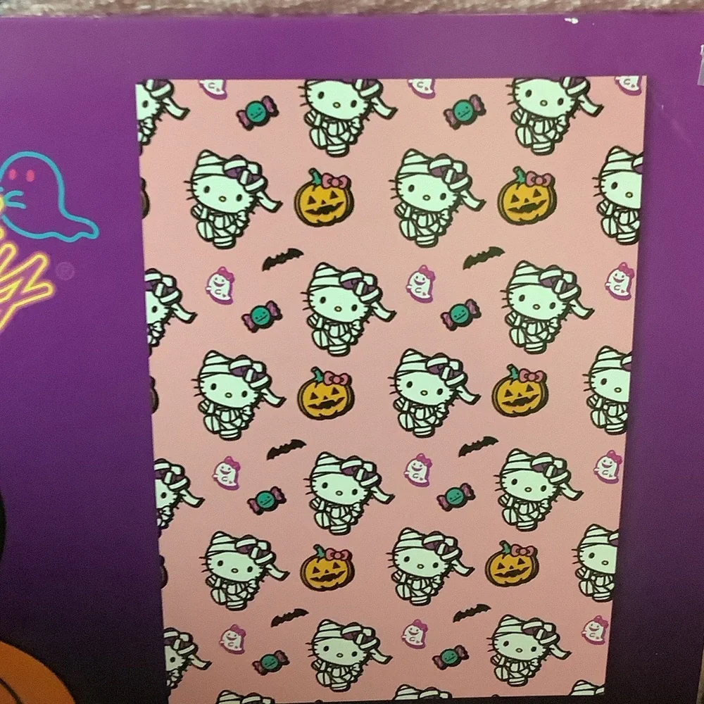 Hello Kitty Halloween Plush Blanket - Picture 2 of 4